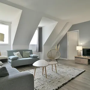 https://kermael-appt-vue-mer-et-piscine-partage.inbrittany.com