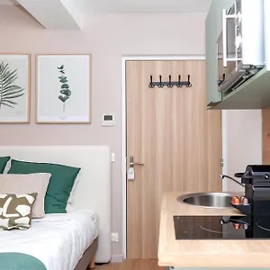 Apartament Nets - Buttes Chaumont D, Paryż