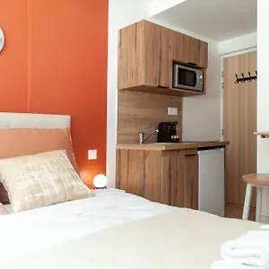Apartament Nets - Buttes Chaumont D, Paryż